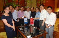 新旧理事会成员拜会母校交大付校长吴旦一行