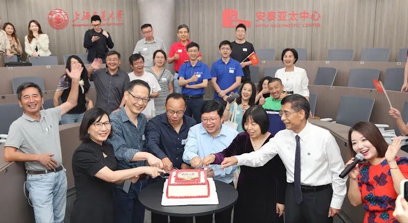 狮城五交 共庆百卅 | 五所交通大学新加坡校友齐聚一堂，共贺母校130周年华诞！ 配图 12